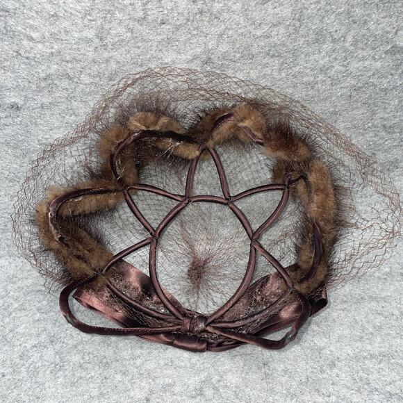 Vintage 1960s Brown Satin Bow Fascinator Hat with a Flocked Veil, Whimsical Mini - Picture 3 of 4